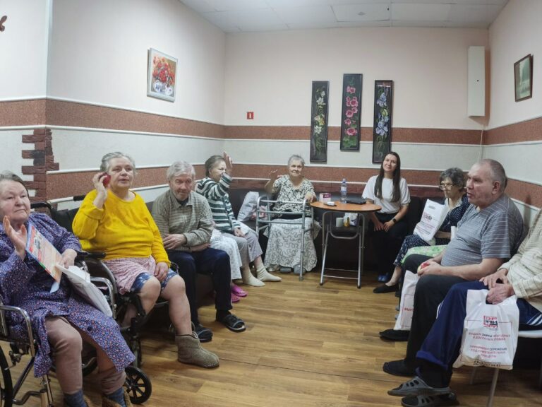 Коллектив головного офиса КПКГ «ГорЗайм Урал» поздравляет дорогих пенсионеров с Днем пожилого человека!